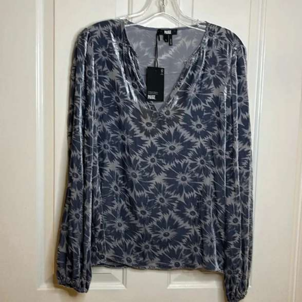 NWT Selmah Floral Burnout Long-Sleeve Blouse size small in iced slate